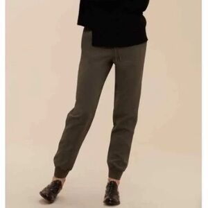 Aritzia Wilfred Buffon Jogger Pants midrise medium olive/army green